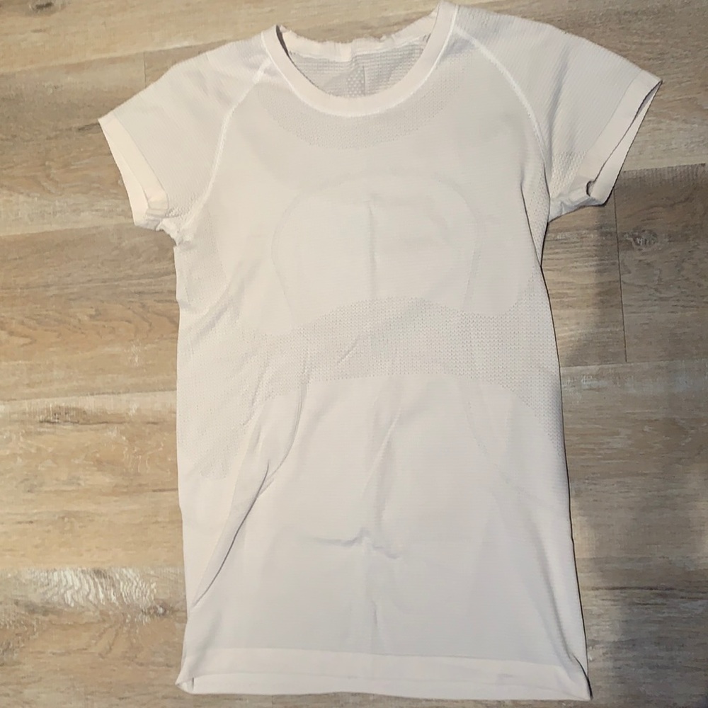 Lululemon short sleeve top